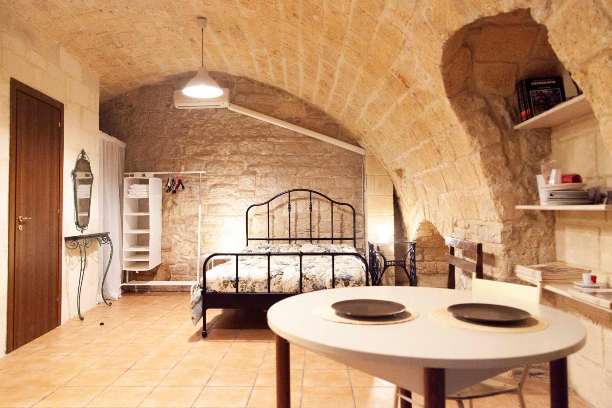 Casa Vacanze Scolanova Trani Exterior photo